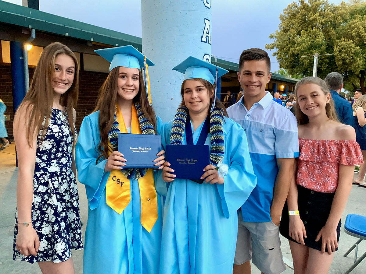 Alexandra, Amanda, with their siblings at Oakmont graduation